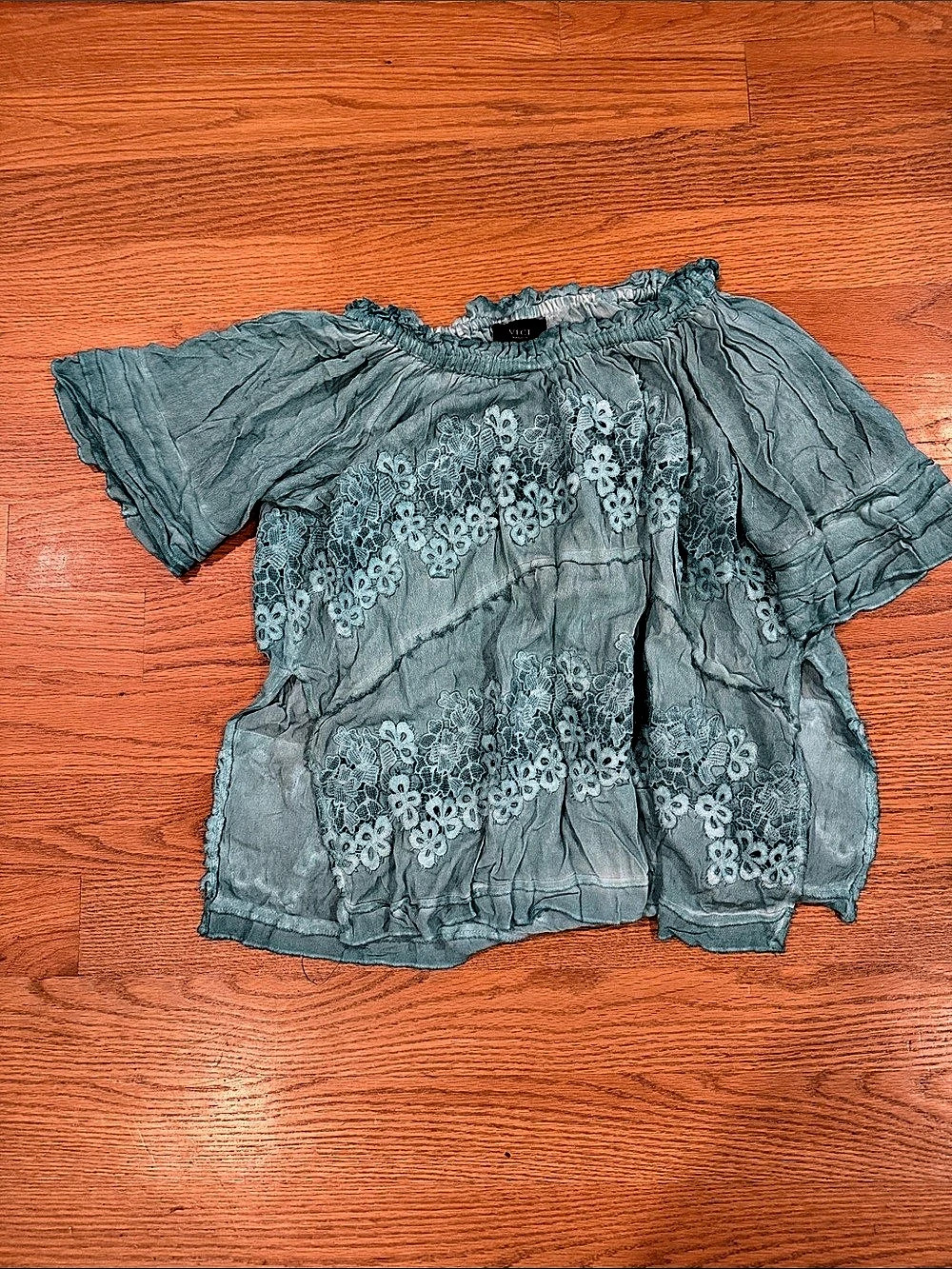 VICI Floral Embroidered off shoulder Blouse in Green Size Medium